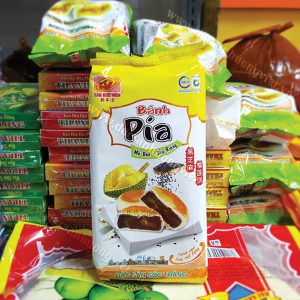 Bánh pía chay mè đen